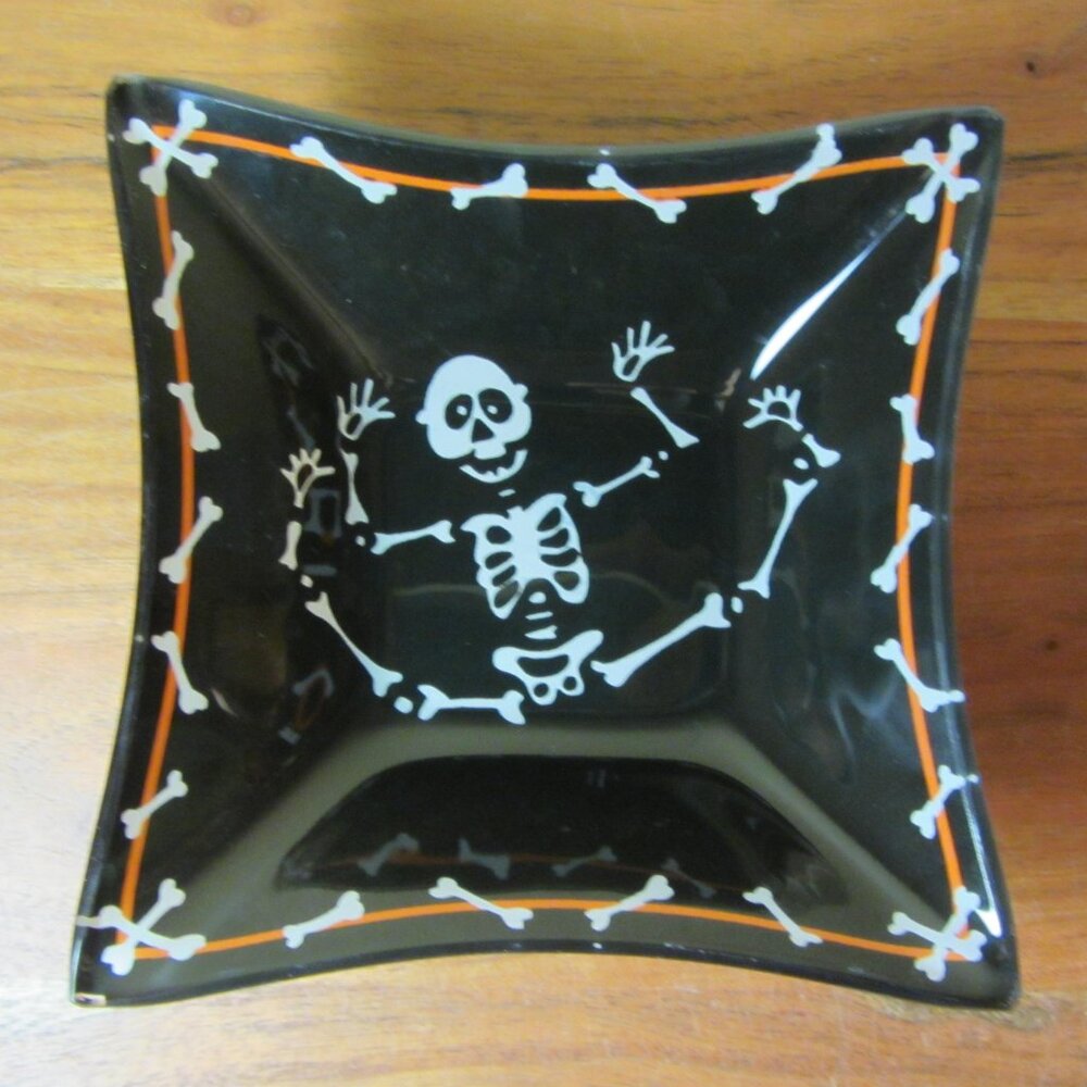 skeleton candy dish NWT prima designs (W4782)